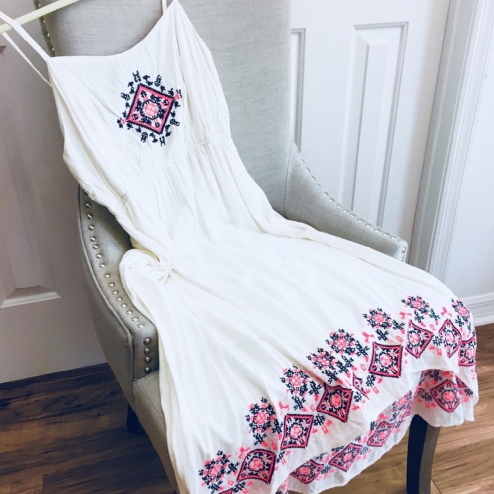 Romeo and Juliet Couture Dress Size M